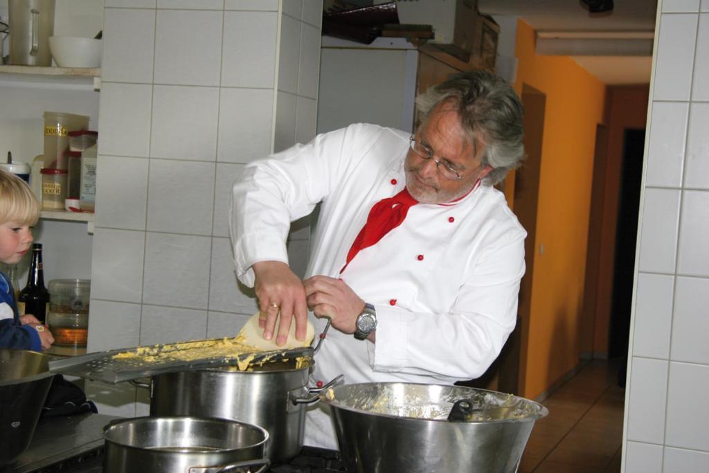 Hotel Gasthaus Schaefle Burserberg Bagian luar foto