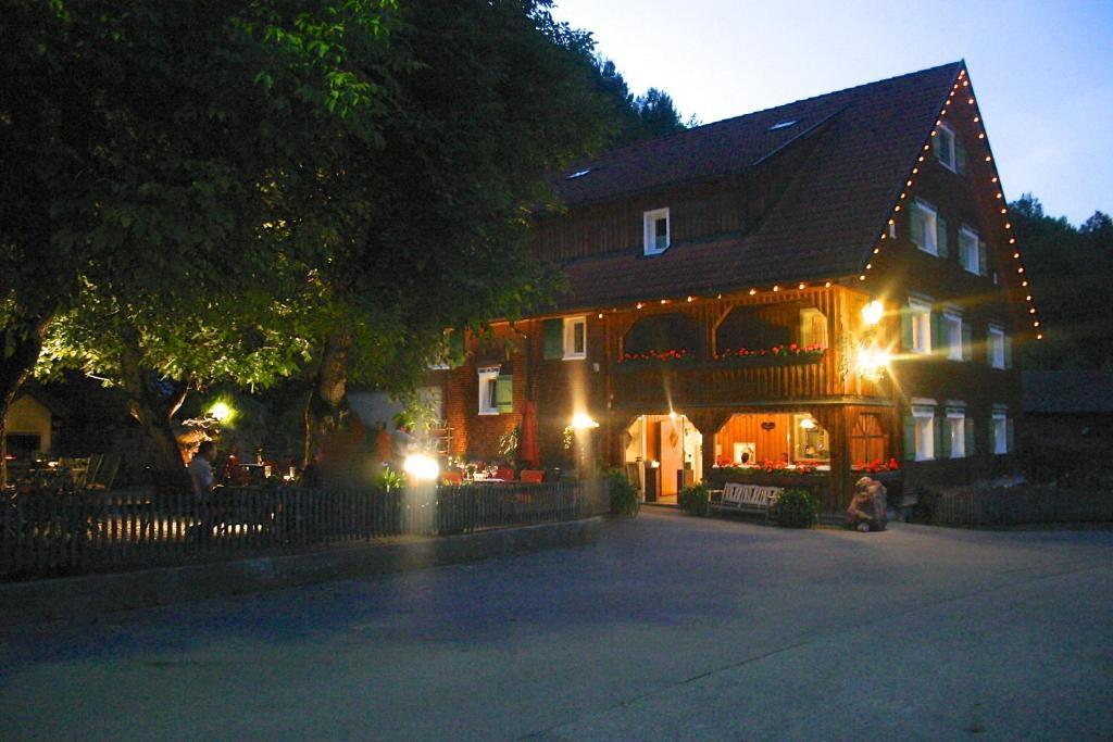 Hotel Gasthaus Schaefle Burserberg Bagian luar foto